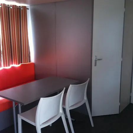Camping La Baume La Palmeraie 5*