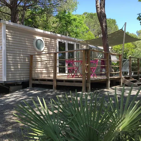 Campingplatz La Baume La Palmeraie 5*