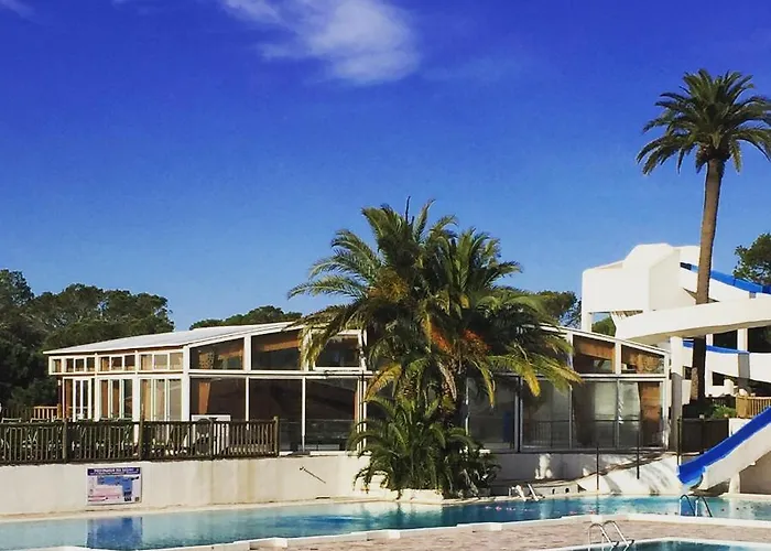 Kemping La Baume La Palmeraie 5*